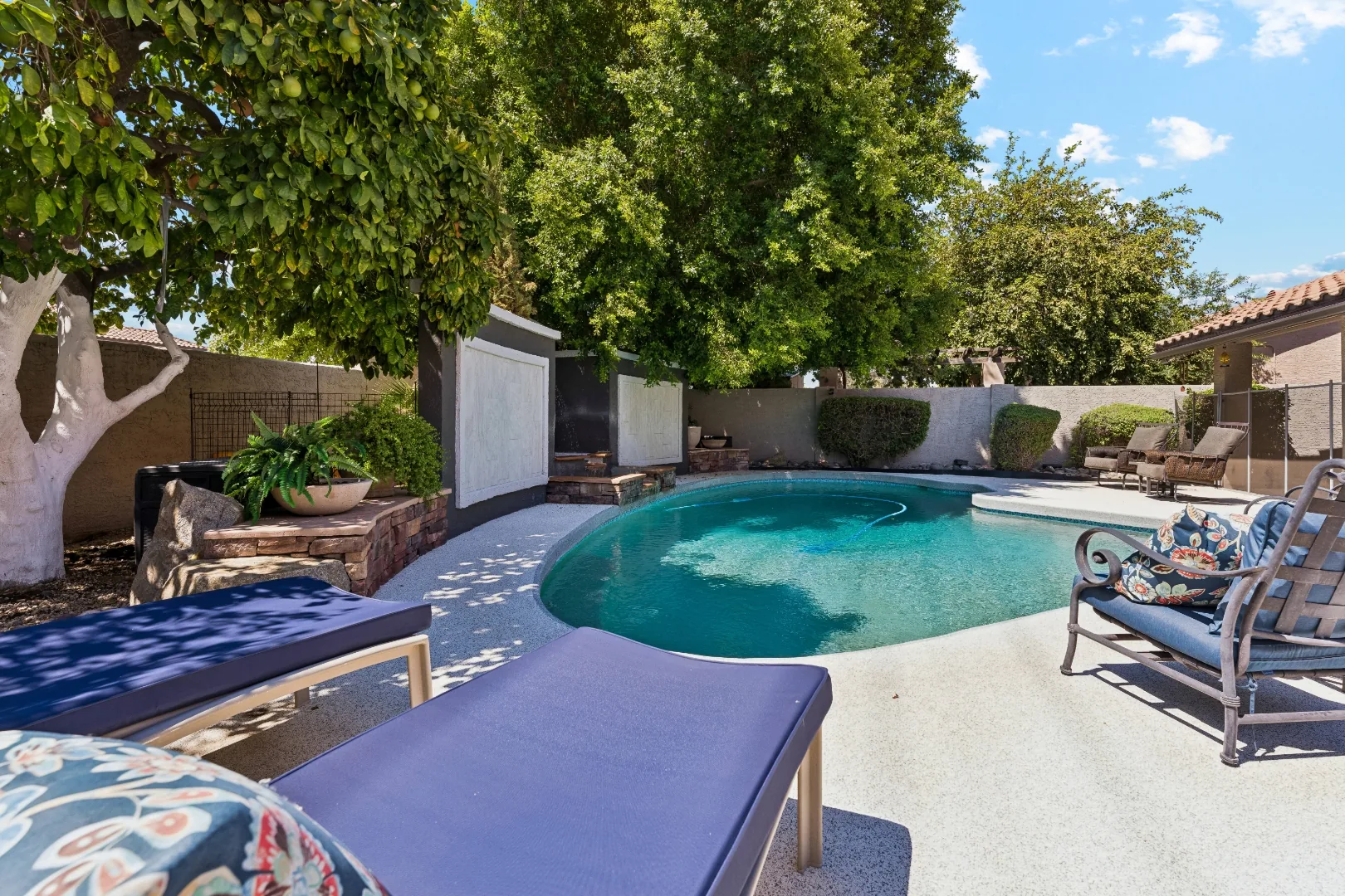 Second view of the pool patio at the Scottsdale mens rehab residence