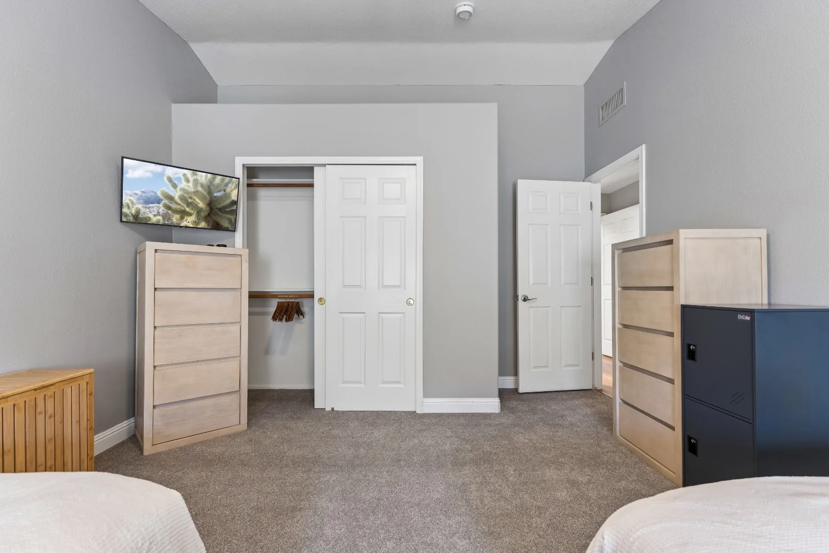 Third bedroom closet at the Scottsdale mens treatment center